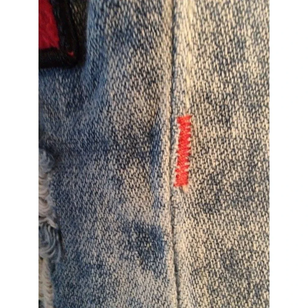 Rare Men's True Religion Huge Red Patch TR Ripped Look Jeans Size 29 RN # 112790
